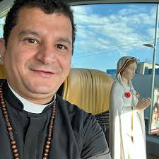 Bernardo Moncada added a new photo.