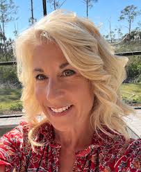 Gina Naples's Instagram, Twitter & Facebook