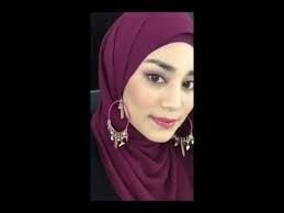 Women plain satin scarf large square tudung hijab shawl muslim headscarf 90x90cm. Tutorial Tudung Hijab Simple Anting By Uyaina Arshad Puteri Muslimah Asia Youtube Hijab Tutorial Style Icons Women New Hijab Style