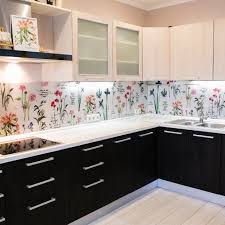 Fun Spin On Kitchen Backsplash Floral All The Way Two Toned Cabinets Nice Too White And Black And C Classic Kitchen Design Kitchen Room Design Kitchen Decor