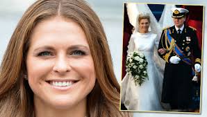 Maybe you would like to learn more about one of these? Madeleine Von Schweden Valentino Designt Ihr Hochzeitskleid Bunte De