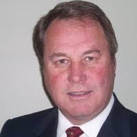 Stephen Willett's Instagram, Twitter & Facebook