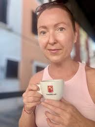 Weekend mode on🤩 me, sipping coffee… while my business keeps working in  the background. Remember when we thought WE had to be the background?  Answering emails at midnight. Packing “just one more