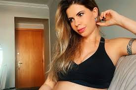 3 ela já trabalhou na revista veja e no jornal correio braziliense; Cacau Colucci Entra No Sexto Mes De Gravidez E Revela Quanto Engordou Quem Quem News