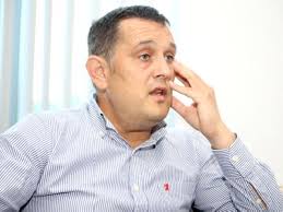 „cezar ivănescu pare să fi fost, pe timpul vieţii şi al morţii, cel mai controversat poet din literatura română a ultimului secol. DaÅ£i Cezarului Ce I Al Cezarului Si Lui Dumnezeu Ce E Al Lui Dumnezeu Ce Mai Dau Oamenii Si Cui O DiscuÅ£ie Cu Profesorul Gheorghe Piperea