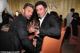 Ricky Martin publishes video completely naked, after separation from his husband - Telegrafi - Telegrafi