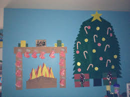 Daycare Wall Decorated For Christmas Using Construction Paper And Felt Preschool Decor School Decorations Daycare Rooms