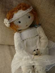 I wish i could find a pattern for this doll. Le Jardin Des Farfalous Poupee Chiffon Poupees Anciennes Poupee