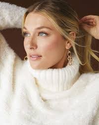 Carmen Winter's Instagram, Twitter & Facebook