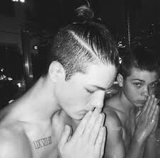 Julia Holder (@JuliaHolder97)