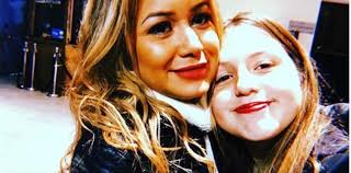 Después de que gladys fuera eliminada del cantando, ella y la jurado tuvieron un enfrentamiento en lam. La Hija De Karina La Princesita Y El Polaco Escribio Un Texto Desgarrador Sobre El Bullying