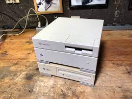 Benj Edwards on X: Sun SparcStation IPX and Model 411 CD-ROM drive. No  cables except AC power. IPX includes Ethernet transceiver. IPX doesn't  power up but is very clean inside and out,