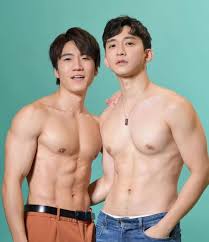 Prettier than Hongxiang? Japanese muscular construction worker Narimiya Jin  is also coming to China to collect money? - iNEWS