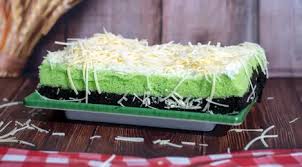 4 kuning telur, 3 putih telur, 80 gr gula pasir, 1 sdt cake emulsifier (saya sp, boleh ganti tbm), 80 gr tepung terigu, 20 gr tepung maizena, 1 sdm susu bubuk putih (saya. 7 Resep Bolu Kukus Pandan Harum Manis Lembut Dan Mekar Lifestyle Fimela Com