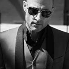 Colonel MacKenzie (played by Benedict Cumberbatch) outfits