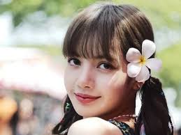 Lisa của BlackPink nói thấy hạnh phúc khi đến Việt Nam