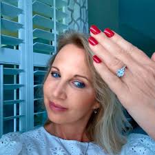 💎✨ DOUBLE THE REWARDS, DOUBLE THE FUN! ✨💎 January is THE month to host a  Kleo Kolor party because we're giving you DOUBLE HOSTESS REWARDS all month  long! 🙌 🌟 Why Host