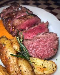Wintry Nights Call For A Hearty Filet De Boeuf West Village Gem Boborestaurant Serves Theirs W Roasted Potatoes And A Roasted Potatoes Food Bearnaise Sauce