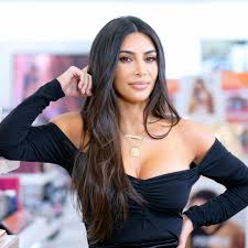 10 Kim K Long Hair In 2020 Kim Kardashian Long Hair Kim Kardashian Hair Kim Kardashian Blonde