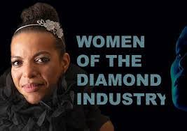 Elinor Sharon's Instagram, Twitter & Facebook