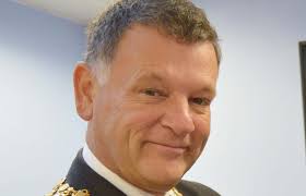 Julian Sumner's Instagram, Twitter & Facebook