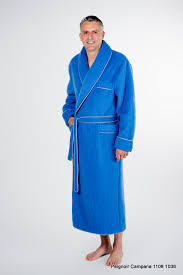 Robe de chambre val d'arizes boutonnée écossais col claudine en laine des pyrénées, une matière unique, authentique et naturelle, de fabrication française. Robes De Chambre Et Vestes Pyrenees E Shop