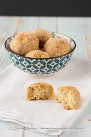 Non appena arriva sui banchi del mercato di ottobre corro a comprarlo: Polpette Di Broccolo Romanesco Al Forno Deliziose Profumo Di Sicilia