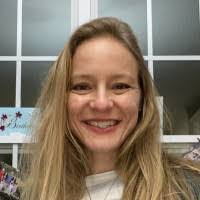 Elizabeth Farabaugh's Instagram, Twitter & Facebook