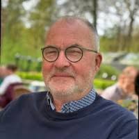 90+ "Ron Blom" profiles