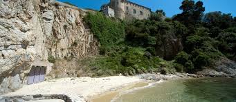 Connaître le fort de brégançon. Emmanuel Macron Est Arrive Au Fort De Bregancon Le Point