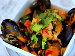 The celebrity chef, who doesn't like being called an nba wife, announced she's pregnant with her third child with her husband, the hoops star stephen curry. 12 Curry Dishes In Los Angeles That Are Absolutely Money Eater La