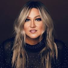 Kiley Evans's Instagram, Twitter & Facebook