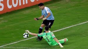 Here you can easy to compare statistics for both teams. Peinliche Aktion Uruguay Star Suarez Fordert Elfmeter Nach Handspiel Von Chile Torwart Sportbuzzer De