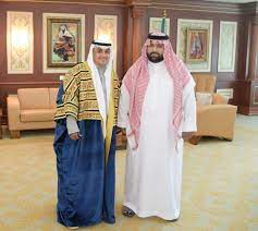 هو الابن الرابع من أبناء الملك عبد العزيز الذكور من زوجته الأميرة الجوهرة بنت مساعد بن جلوي آل سعود. Ø¬Ø§Ø²Ø§Ù† Ù…Ø­Ù…Ø¯ Ø¨Ù† Ø¹Ø¨Ø¯Ø§Ù„Ø¹Ø²ÙŠØ² ÙŠØ³ØªÙ‚Ø¨Ù„ Ø´Ø§Ø¹Ø± Ø¹ÙƒØ§Ø¸ Ù…Ø­Ù…Ø¯ Ø¨Ù† Ø¥Ø¨Ø±Ø§Ù‡ÙŠÙ… Ø§Ù„Ù…Ø¯ÙŠÙ†Ø©