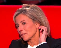 Cet article dresse la liste des présentateurs du journal de 20 heures de tf1 ainsi que des présentateurs des opérations spéciales de la chaîne. Claire Chazal Lynchee En Public France Dimanche