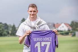 Embedded thumbnail for conference league : Football L Espagnol Sergio Gomez Signe Au Rsca Bx1