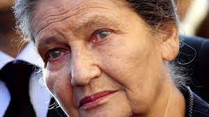Simone veil en 2002 au parlement allemand. Simone Veil French Politician And Holocaust Survivor Dies Bbc News