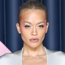 Gwen Stefani's Five Boldest Beauty Moves