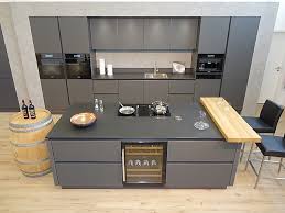 Schuller Musterkuche Highend Gerate Xxl Kombidampfgarer Und Pyrolyse Backofen Mit Klimagaren Beide Mit Kernthermometer Luxuskuche Musterkuchen Wohnung Kuche