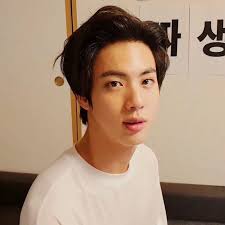 Jin baru saja berulang tahun dan genap berusia 28 tahun pada hari . Josie On Twitter Kim Seokjin Seokjin Seokjin Bts