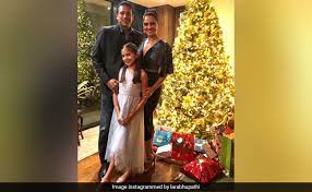 Lara's popularity continues even today. Lara Dutta Mahesh Bhupathi And Daughter Saira Send Early Christmas Greetings On Instagram