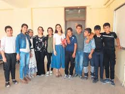 Sosyal medya kullanıcıları da henüz 22 etiketiyle şehit öğretmen aybüke yalçın'ın ölüm yıldönümünü hatırlatıyor. Senay Aybuke Yalcin In Bayragini Devraldilar A Haber Son Dakika Gundem Haberleri