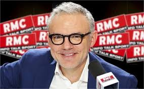 Éric Brunet, animateur vedette sur RMC, présente son émission phare à  Ploeuc-sur-Lié