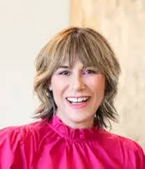 Bonnie Beach's Instagram, Twitter & Facebook