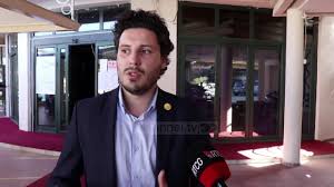 Jun 25, 2021 · potpredsednik vlade crne gore dritan abazović je povodom tužbe koju je kosovsko ministarstvo pravde podnelo za povratak imovine u rafailovićima, izjavio da je to sudski spor i da nema nikakve veze sa političkim odnosima crne gore i kosova, prenosi reporteri. Dritan Abazovic Nuk Terhiqemi Nga Njohja E Kosoves Ndihem Mire Kur Me Therrasin Cetniku Shqiptar Youtube