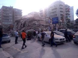 Çok sayıda ilde hissedilen depremde yıkılan binaların altında kalan şu ana kadar 39 kişinin hayatını kaybettiği, 885 kişinin ise yaralandığı bildirildi. Izmir De 6 7 Buyuklugunde Deprem Meydana Geldi