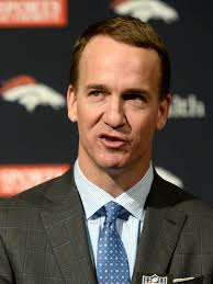 Video: Peyton Manning sings karaoke at Nashville bar