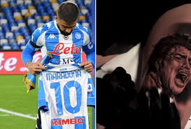 Lorenzo insigne cavaliere omri is an italian professional footballer who plays as a forward for serie a club napoli, for which he is captain. Napoli Captain Lorenzo Insigne Pays Tribute To Diego Maradona With