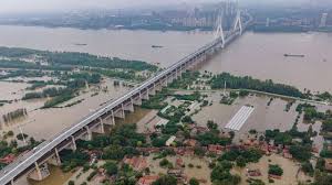 Les inondations de 1931 en chine est une des catastrophes naturelles les plus meurtrières du xxe siècle quand les pandémies et les famines sont exclues. Chine 140 Morts Ou Disparus Apres Des Inondations Wuhan Menacee L Express