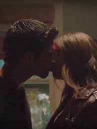 Scott & Malia Have Their First Kiss In 'Teen Wolf' Sneak Peek! | Shelley  Hennig, Teen Wolf, Television, Tyler Posey, Video | Just Jared Jr.
